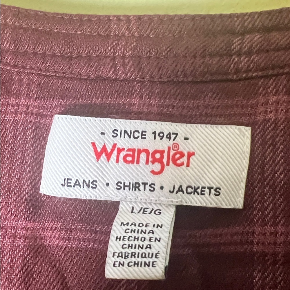 Wrangler Maroon Checkered Blouse size large - Picture 4 of 6